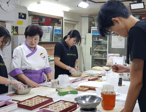 청소년들과 함께 한식디저트 만들기 체험